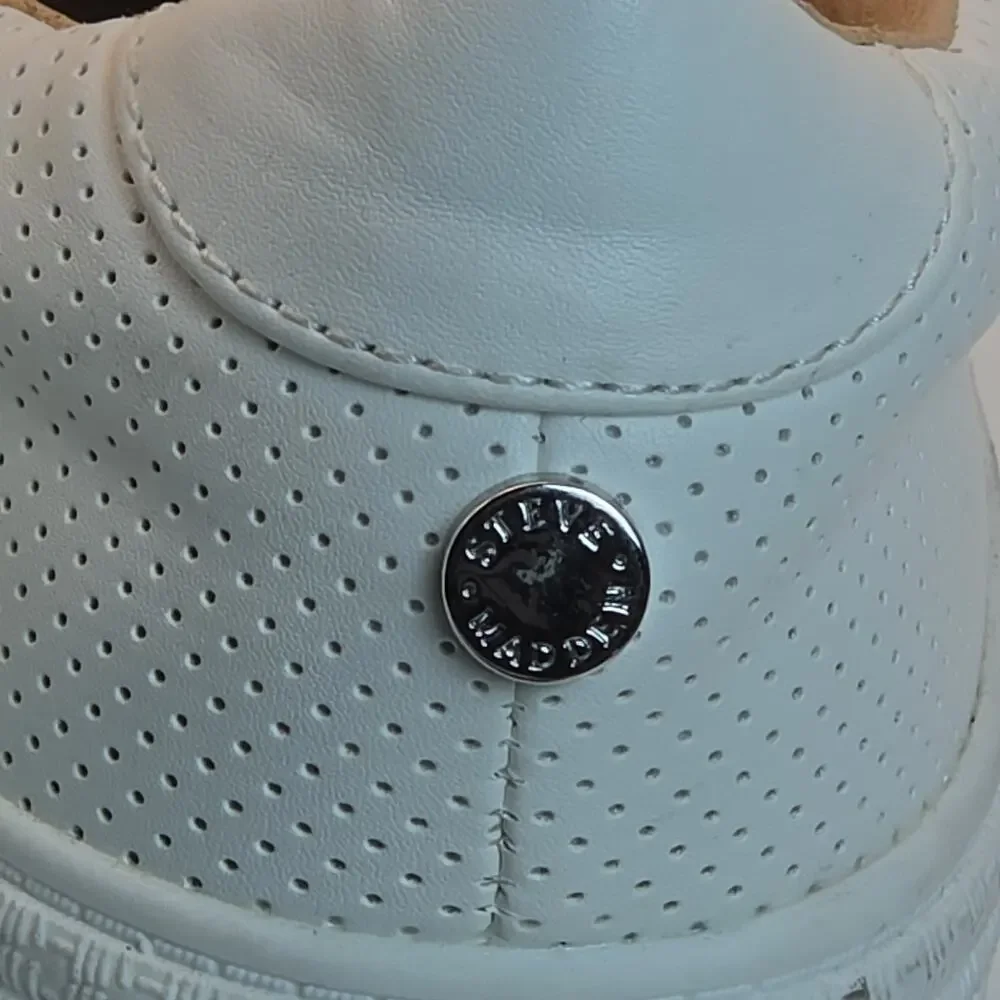 Steve Madden Toliver Women's Size 10 White Perforated Platform Sneakers Leather